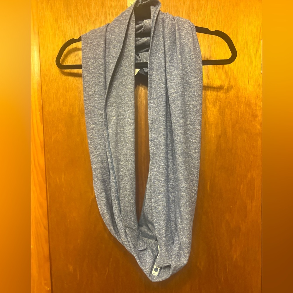 Lululemon infinity scarf